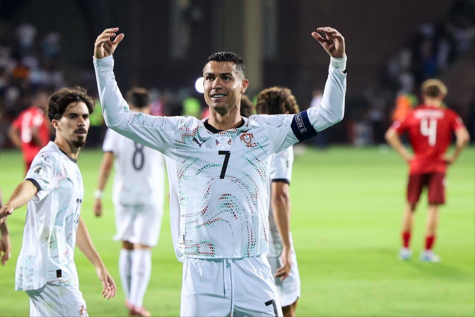 求合影, 当C罗跟队, ai