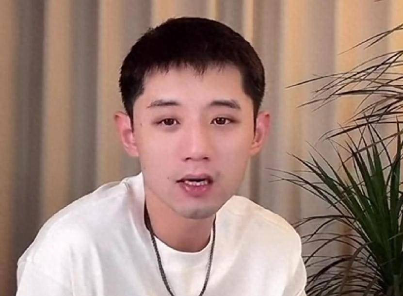 张继科公开炮轰刘国梁：2017年换教练不提前说，谁会高三换语文老师！