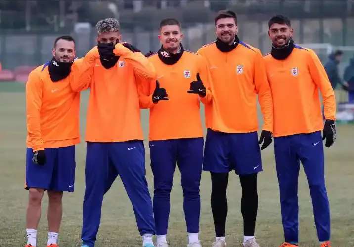 能过上优渥, alt, 下个赛季在